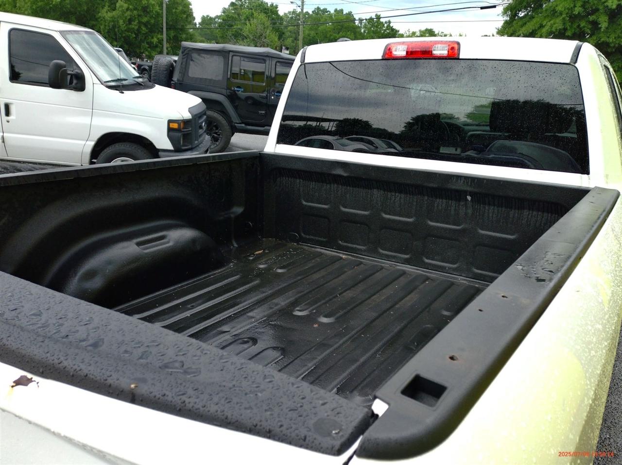 RAM 1500 Classic Tradesman 4x2 Quad Cab 6'4" Box 2021