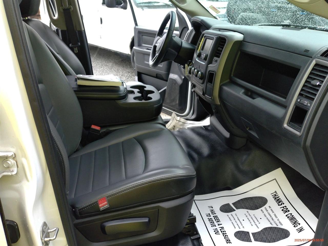RAM 1500 Classic Tradesman 4x2 Quad Cab 6'4" Box 2021