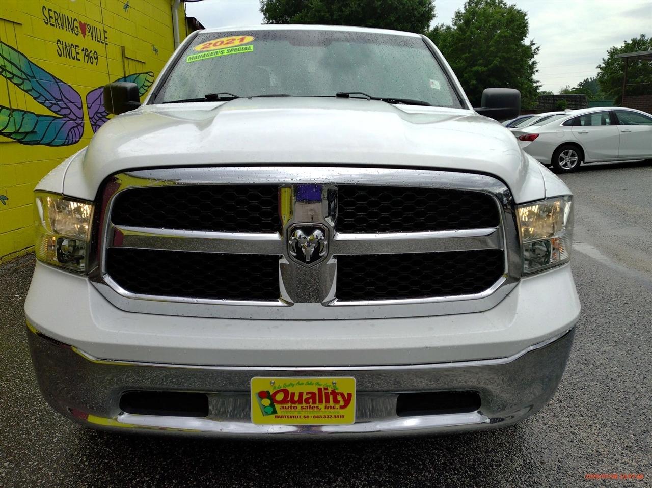 RAM 1500 Classic Tradesman 4x2 Quad Cab 6'4" Box 2021