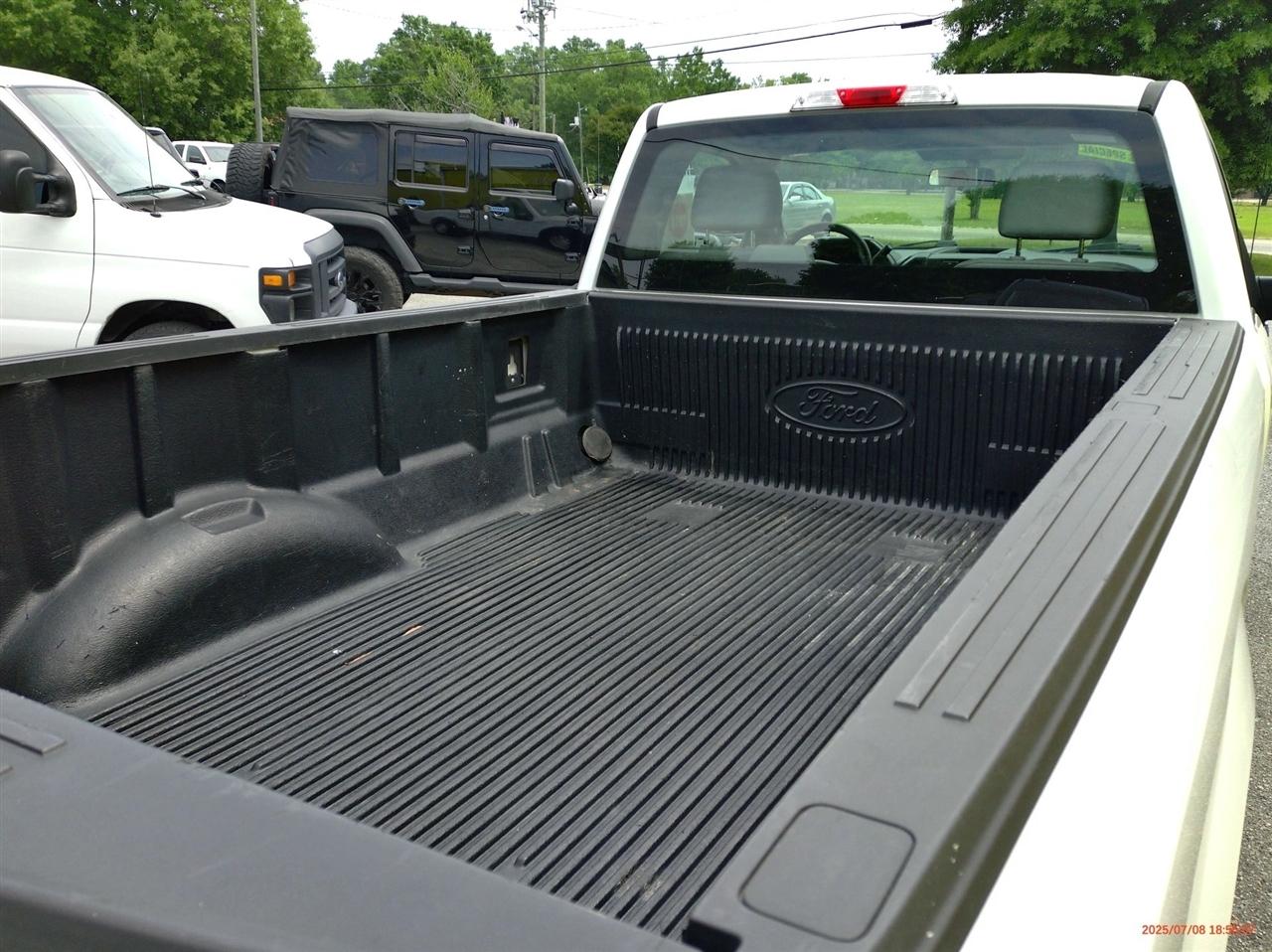 Ford F-150 2WD Reg Cab 141" XLT 2016