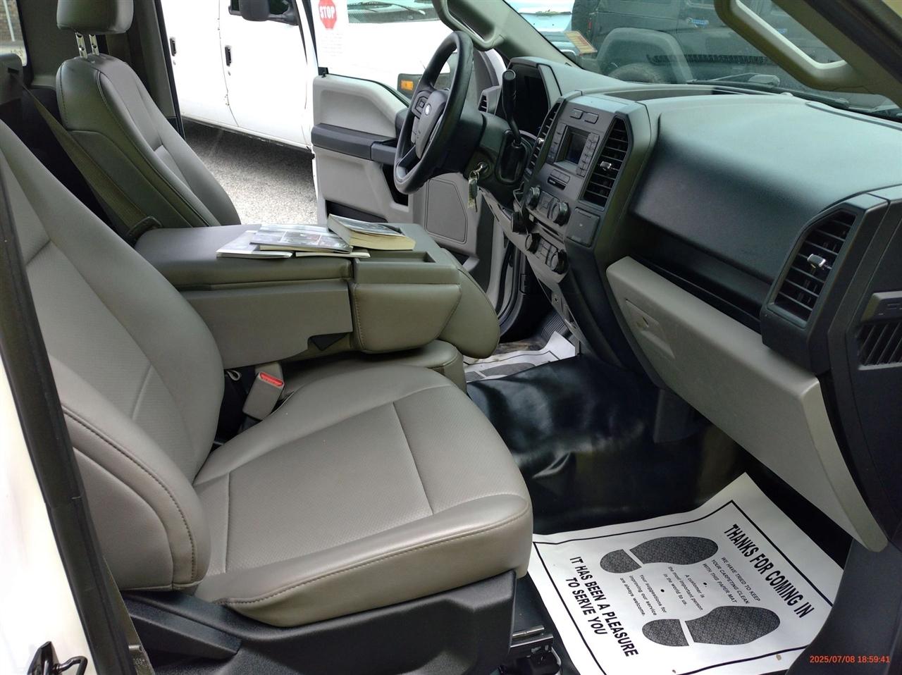 Ford F-150 2WD Reg Cab 141" XLT 2016