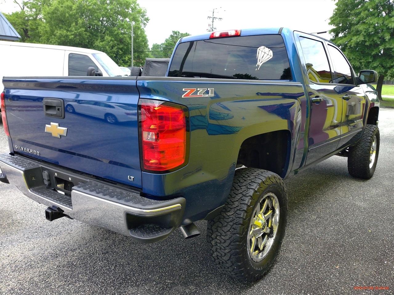 Chevrolet Silverado 1500 4WD Crew Cab 143.5" LT w/2LT 2015