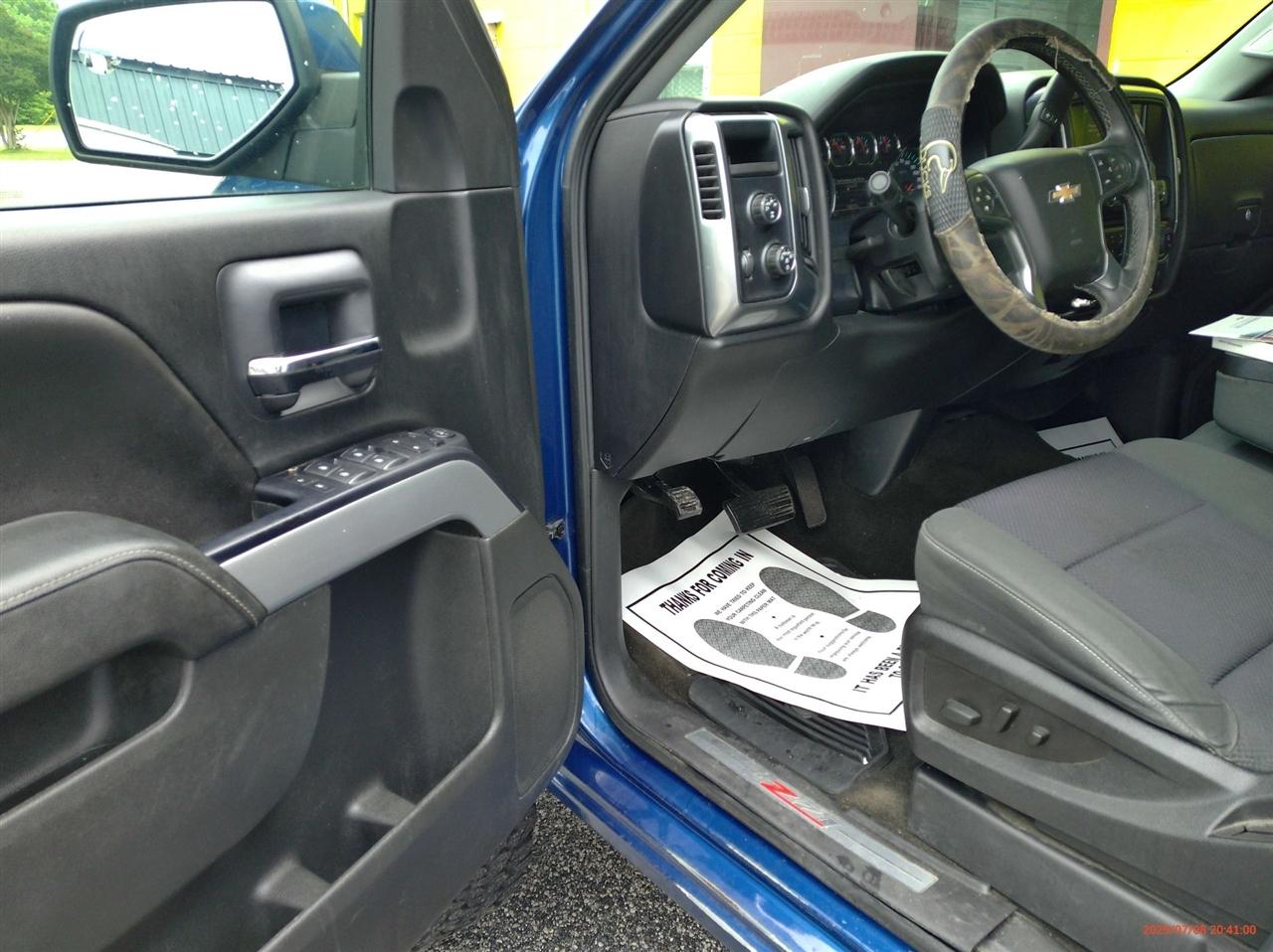 Chevrolet Silverado 1500 4WD Crew Cab 143.5" LT w/2LT 2015