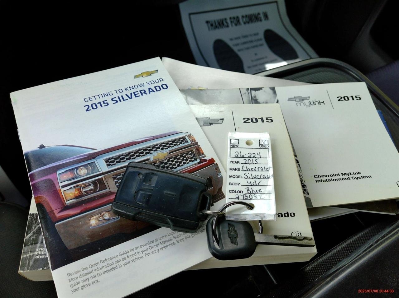 Chevrolet Silverado 1500 4WD Crew Cab 143.5" LT w/2LT 2015