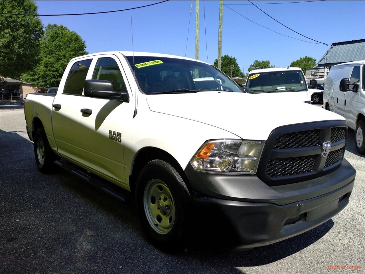2016 RAM 1500 2WD Crew Cab 140.5" Tradesman