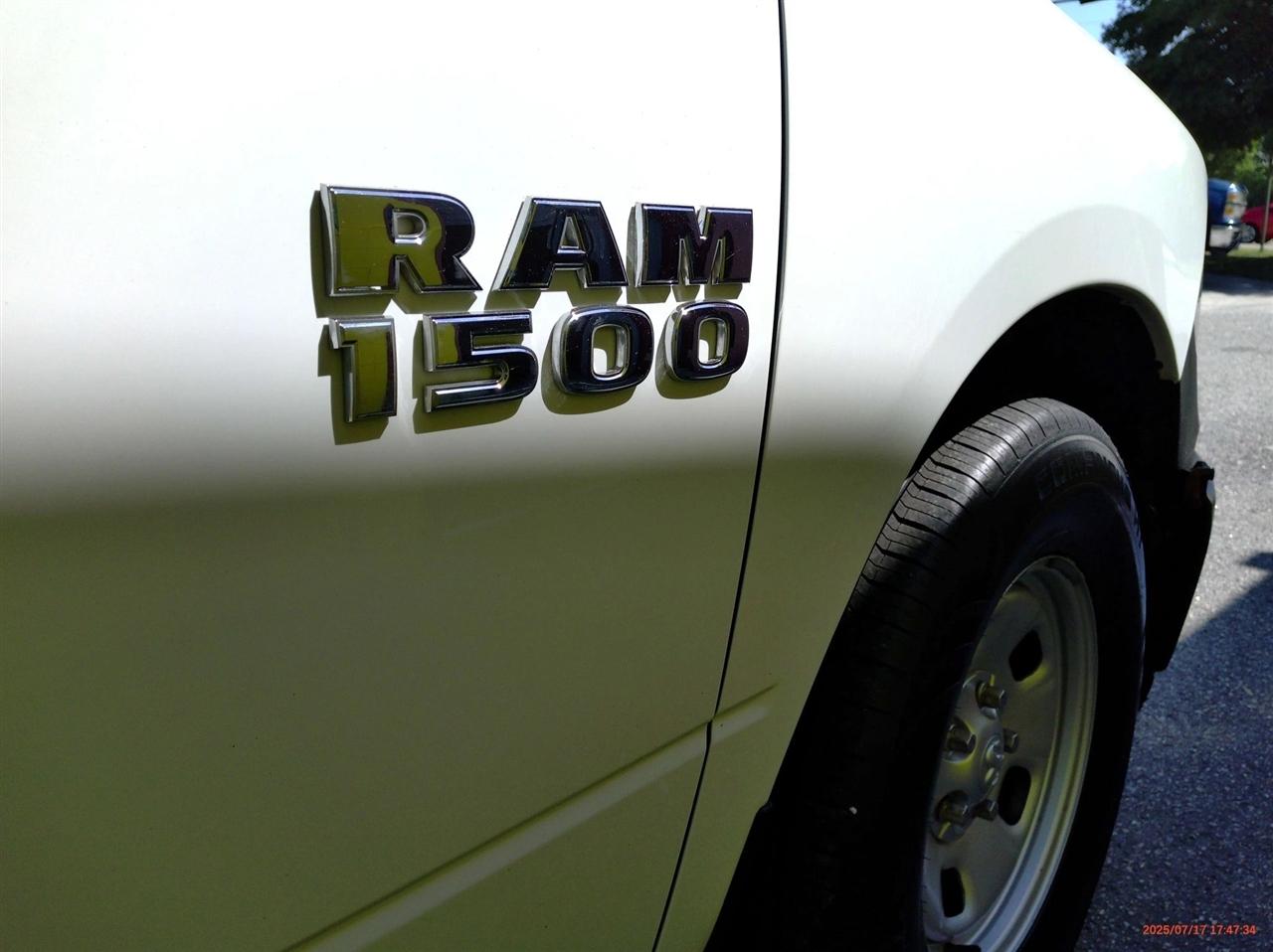 RAM 1500 2WD Crew Cab 140.5" Tradesman 2016