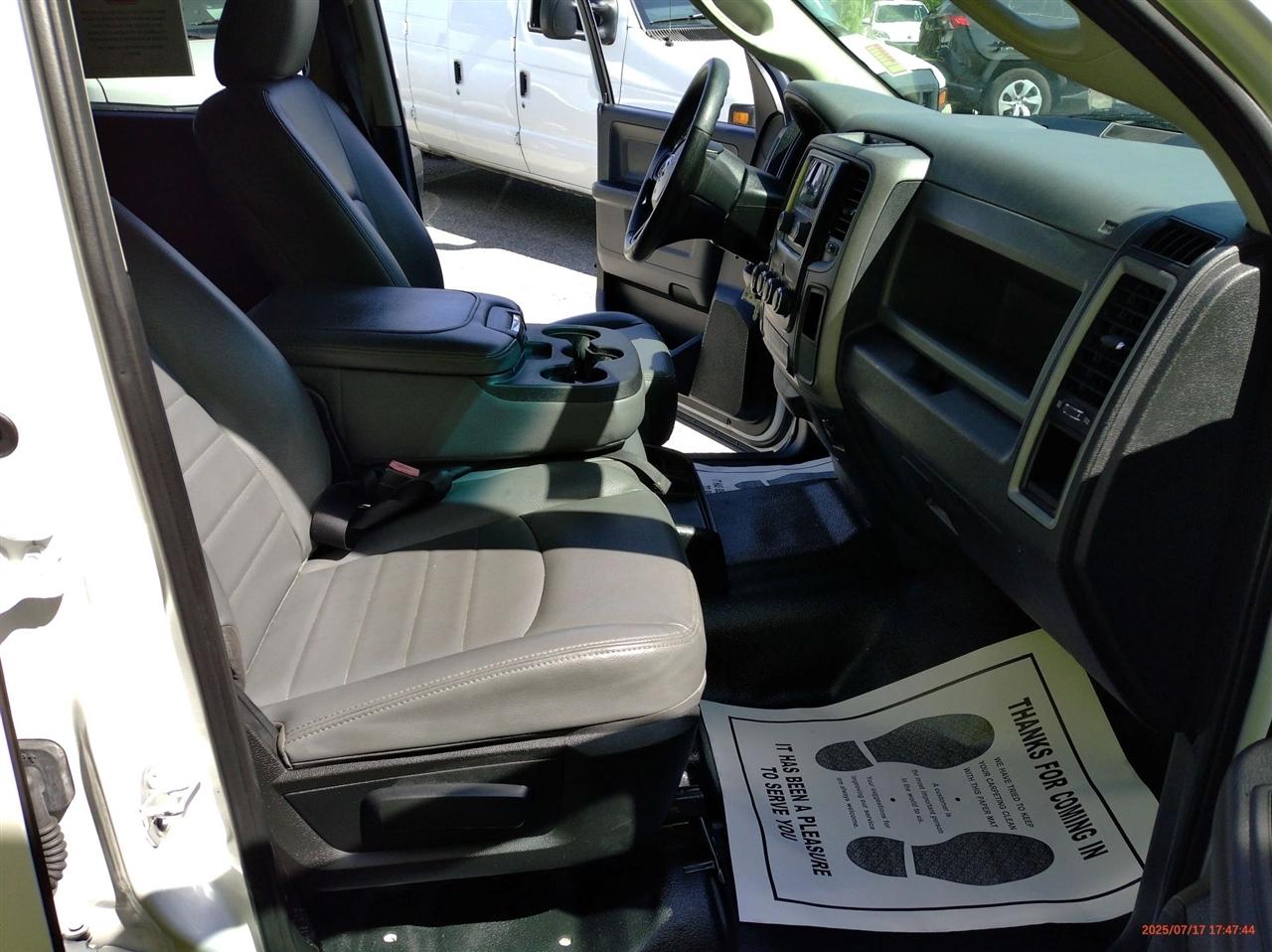 RAM 1500 2WD Crew Cab 140.5" Tradesman 2016