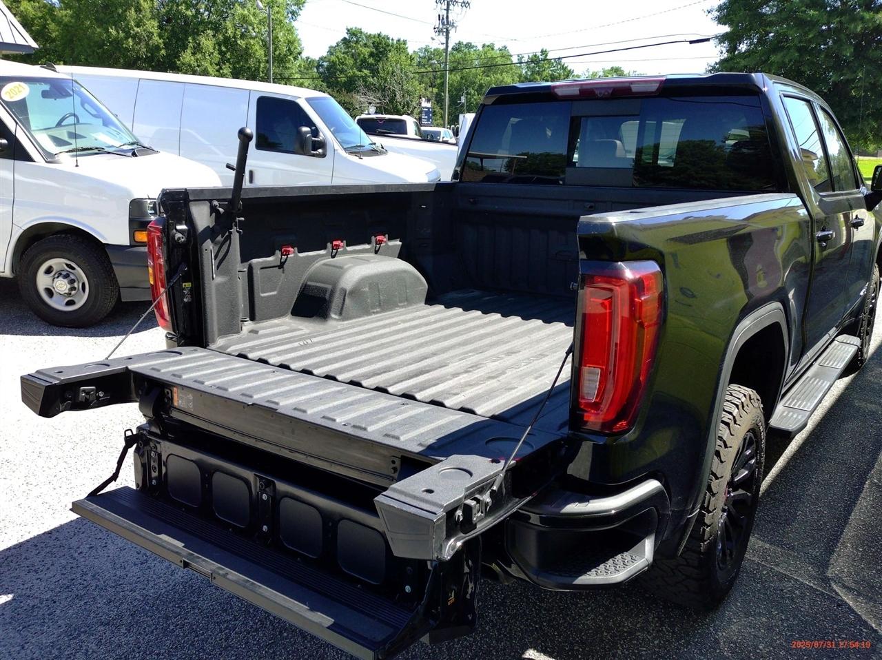 GMC Sierra 1500 4WD Crew Cab 147" AT4 2020