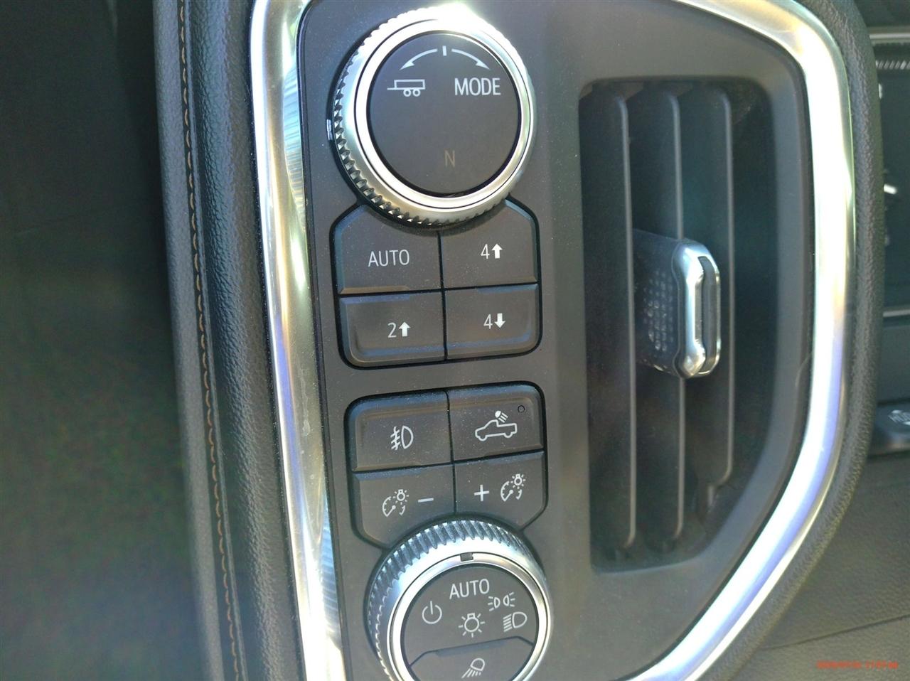 GMC Sierra 1500 4WD Crew Cab 147" AT4 2020