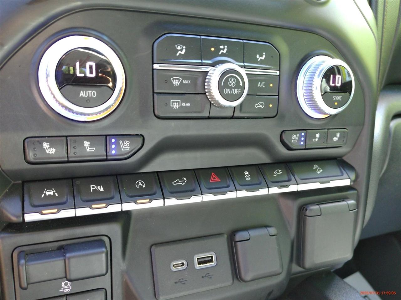 GMC Sierra 1500 4WD Crew Cab 147" AT4 2020