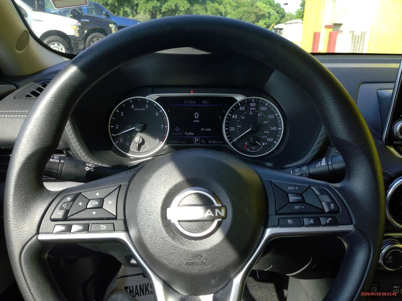 Nissan Sentra SV CVT 2025
