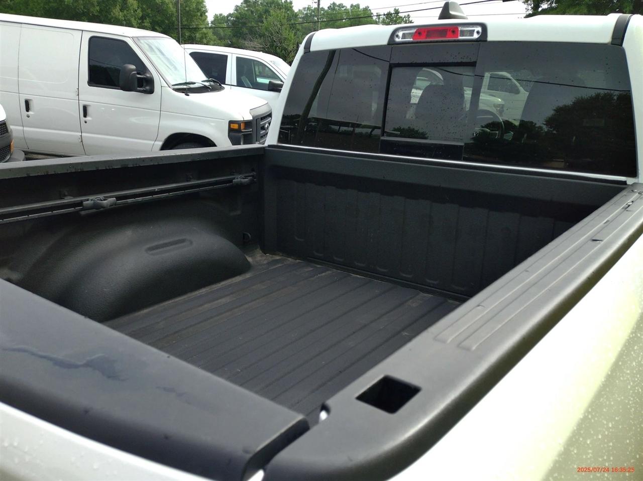 RAM 1500 Big Horn 4x2 Crew Cab 5'7" Box 2023