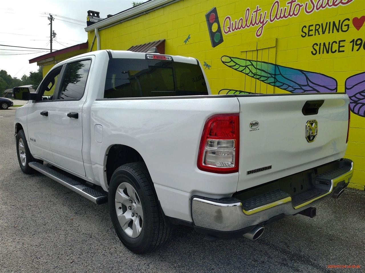 RAM 1500 Big Horn 4x2 Crew Cab 5'7" Box 2023
