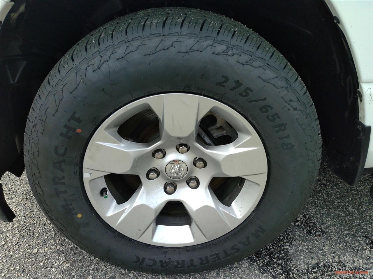 RAM 1500 Big Horn 4x2 Crew Cab 5'7" Box 2023