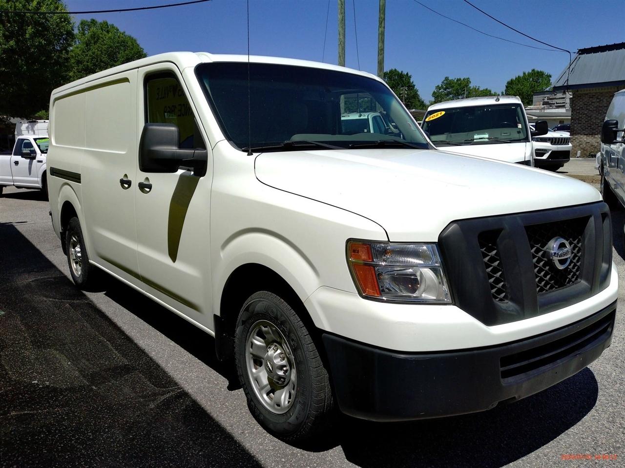 Nissan NV Standard Roof 2500 V6 SV 2015