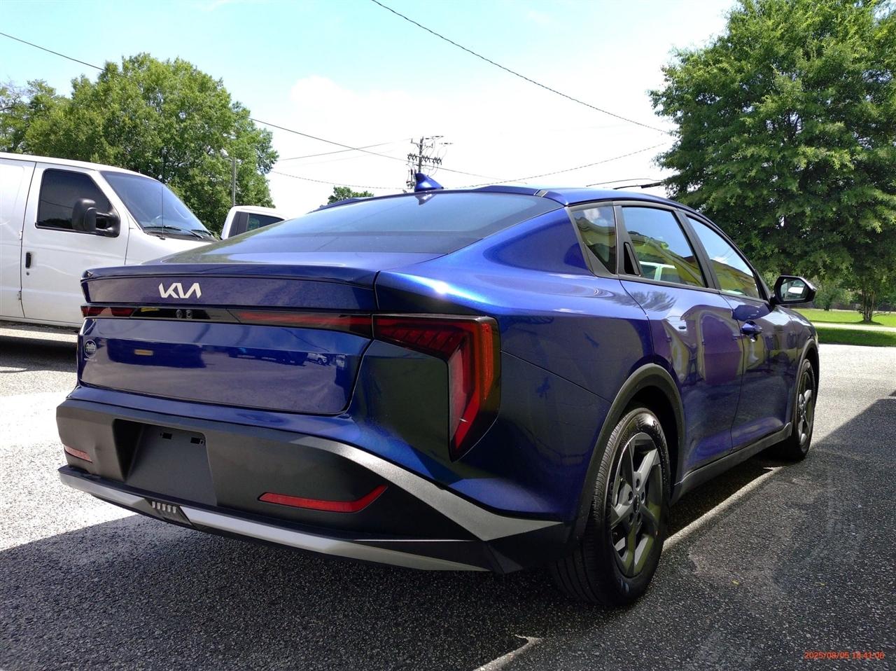 Kia K4 LXS FWD 2025