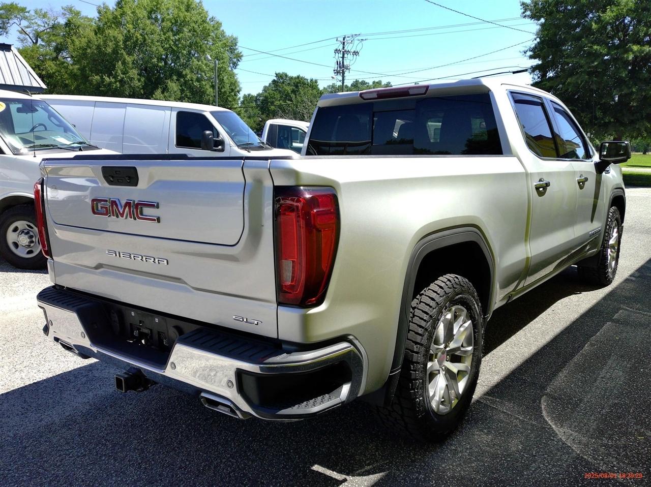 GMC Sierra 1500 4WD Crew Cab 157" SLT 2021
