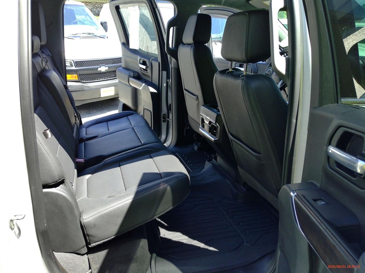 GMC Sierra 1500 4WD Crew Cab 157" SLT 2021