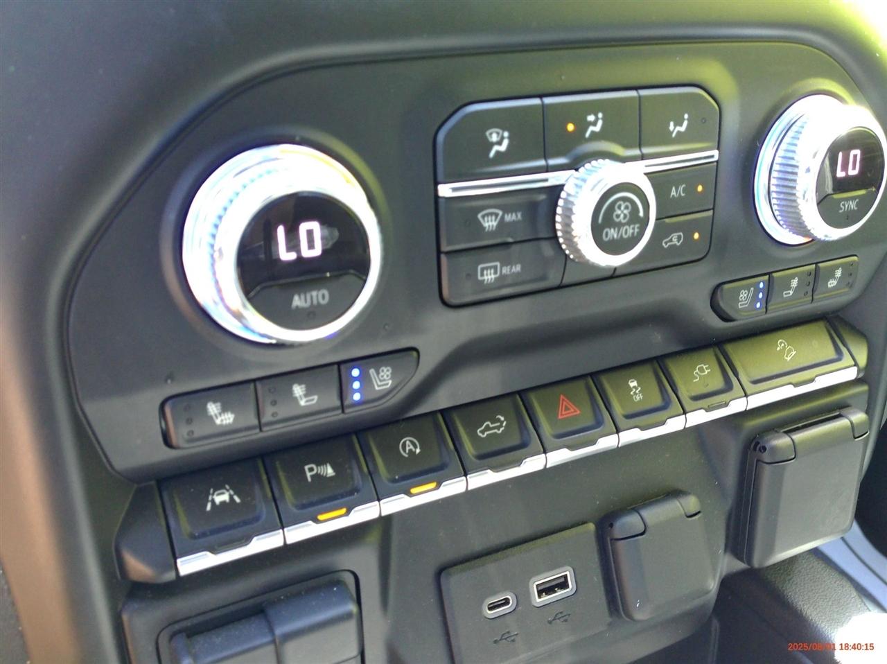GMC Sierra 1500 4WD Crew Cab 157" SLT 2021