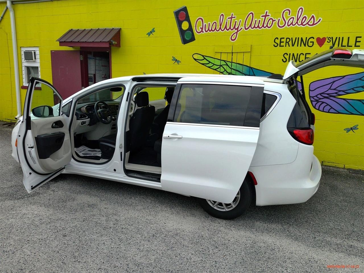 Chrysler Voyager LX FWD 2023