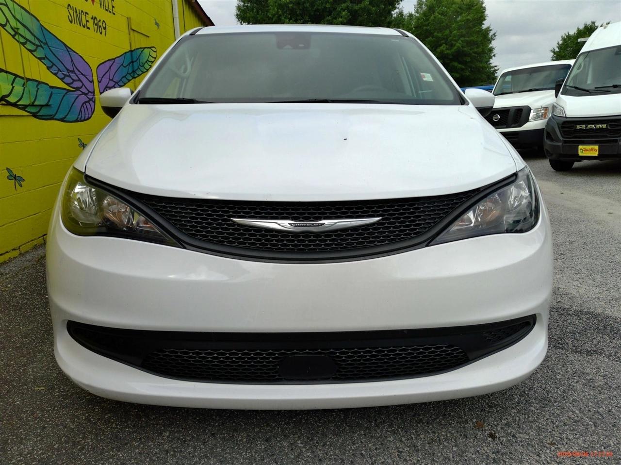 Chrysler Voyager LX FWD 2023