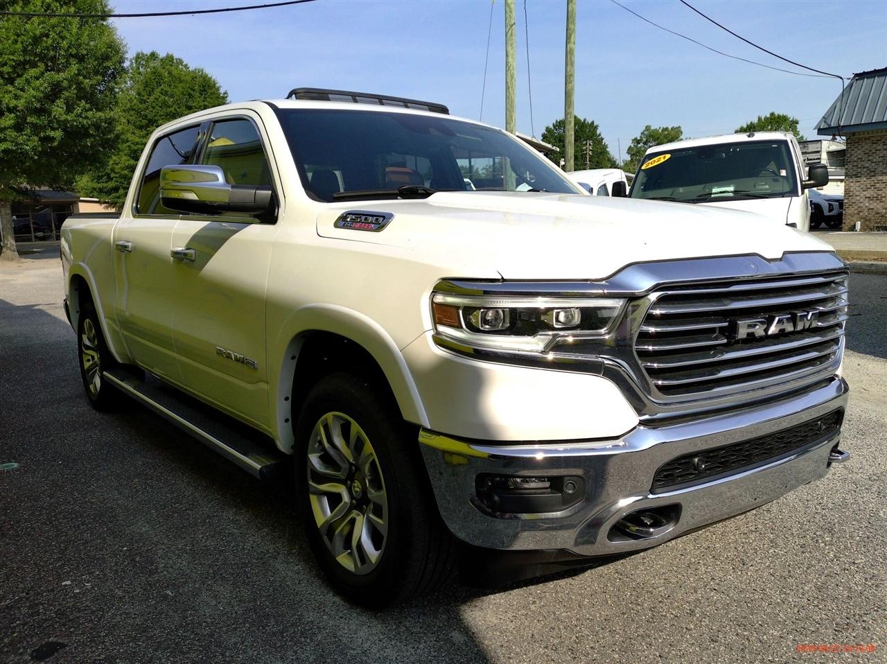 RAM 1500 Longhorn 4x4 Crew Cab 5'7" Box 2021
