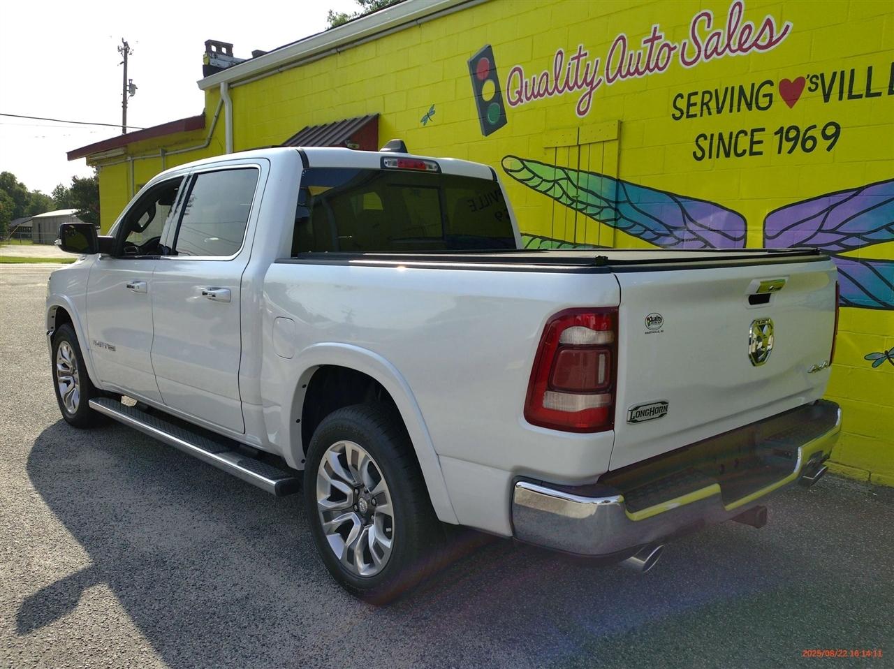 RAM 1500 Longhorn 4x4 Crew Cab 5'7" Box 2021