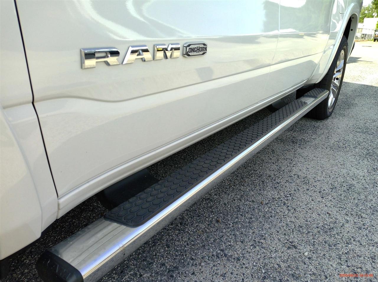 RAM 1500 Longhorn 4x4 Crew Cab 5'7" Box 2021