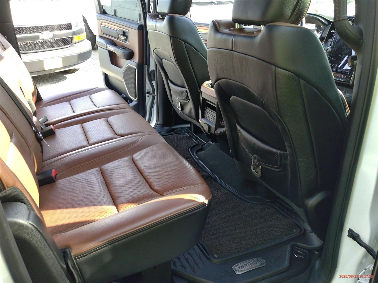 RAM 1500 Longhorn 4x4 Crew Cab 5'7" Box 2021