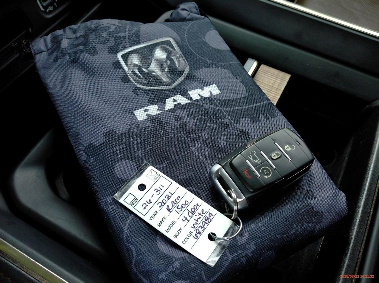 RAM 1500 Longhorn 4x4 Crew Cab 5'7" Box 2021
