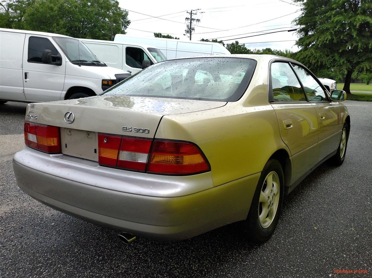 Lexus ES 300 Luxury Sport Sdn 4dr Sdn 1999