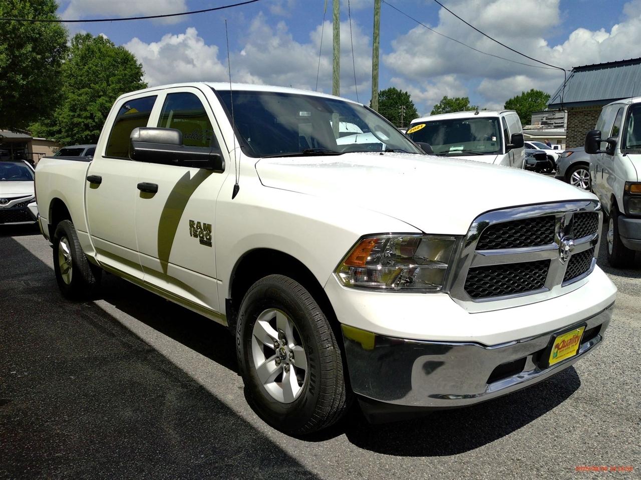 RAM 1500 Classic SLT 4x4 Crew Cab 5'7" Box 2023