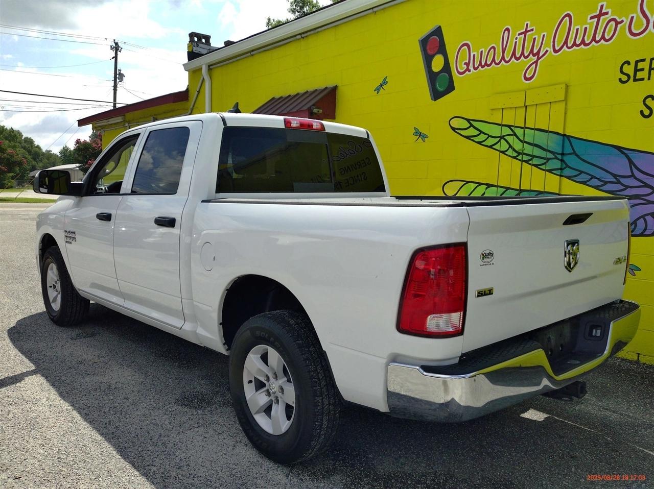 RAM 1500 Classic SLT 4x4 Crew Cab 5'7" Box 2023