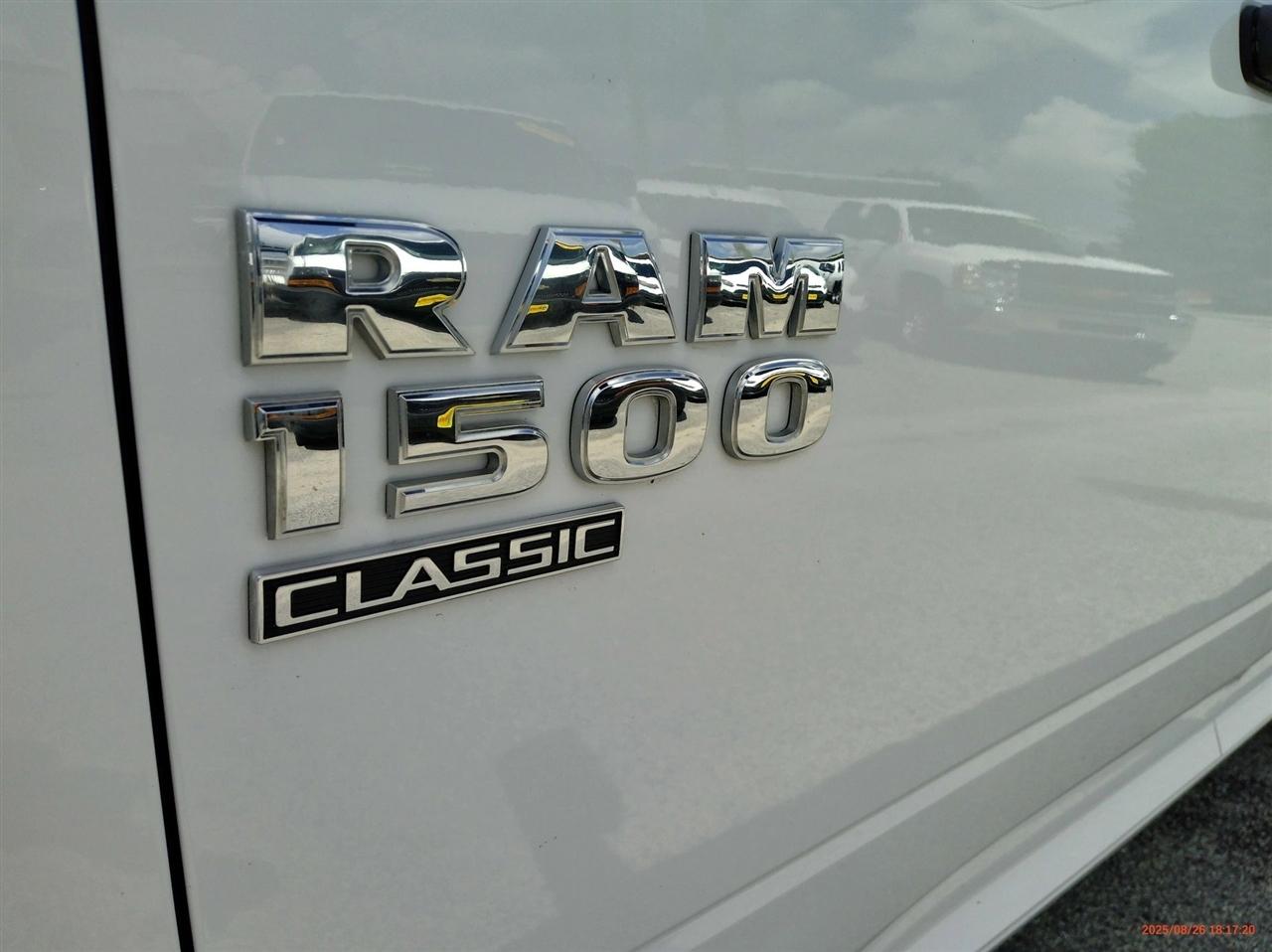 RAM 1500 Classic SLT 4x4 Crew Cab 5'7" Box 2023