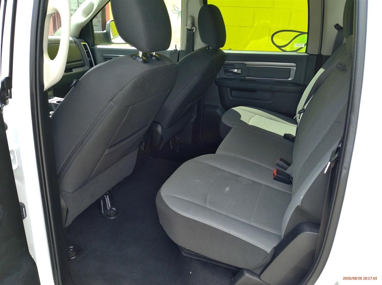 RAM 1500 Classic SLT 4x4 Crew Cab 5'7" Box 2023