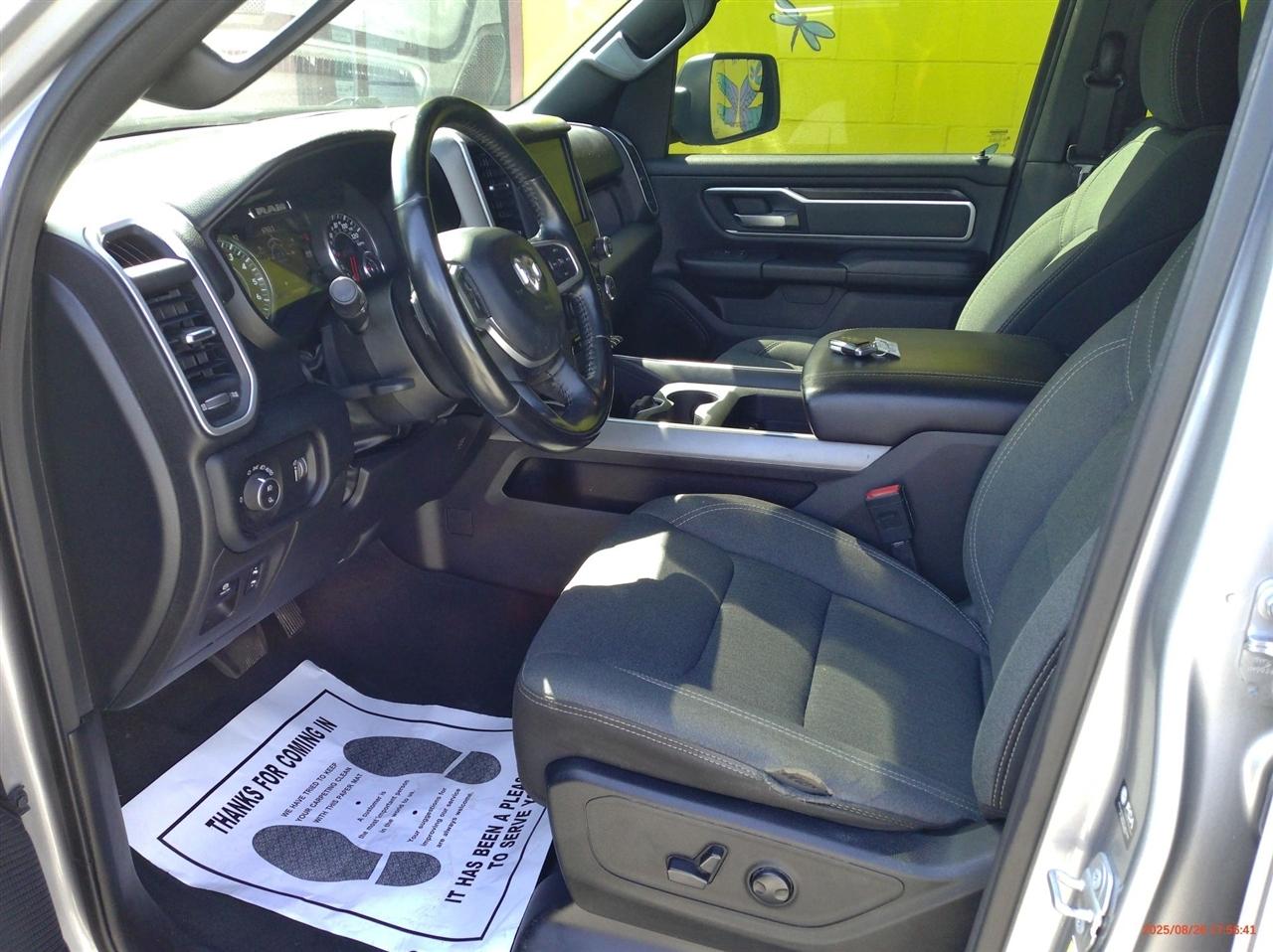 RAM 1500 Big Horn 4x2 Quad Cab 6'4" Box 2022