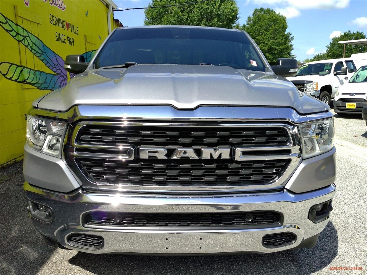 RAM 1500 Big Horn 4x2 Quad Cab 6'4" Box 2022