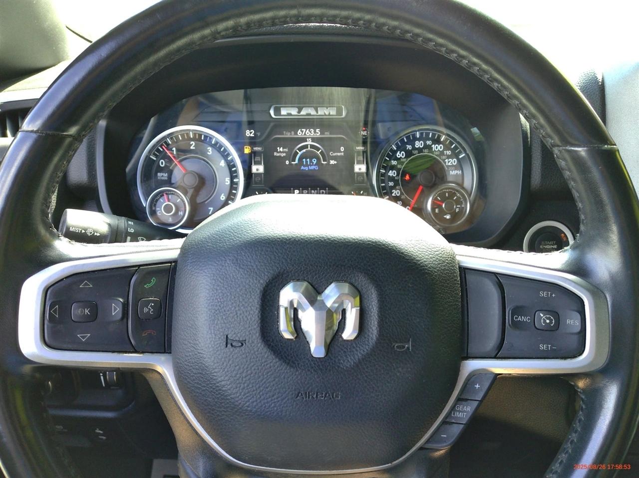 RAM 1500 Big Horn 4x2 Quad Cab 6'4" Box 2022