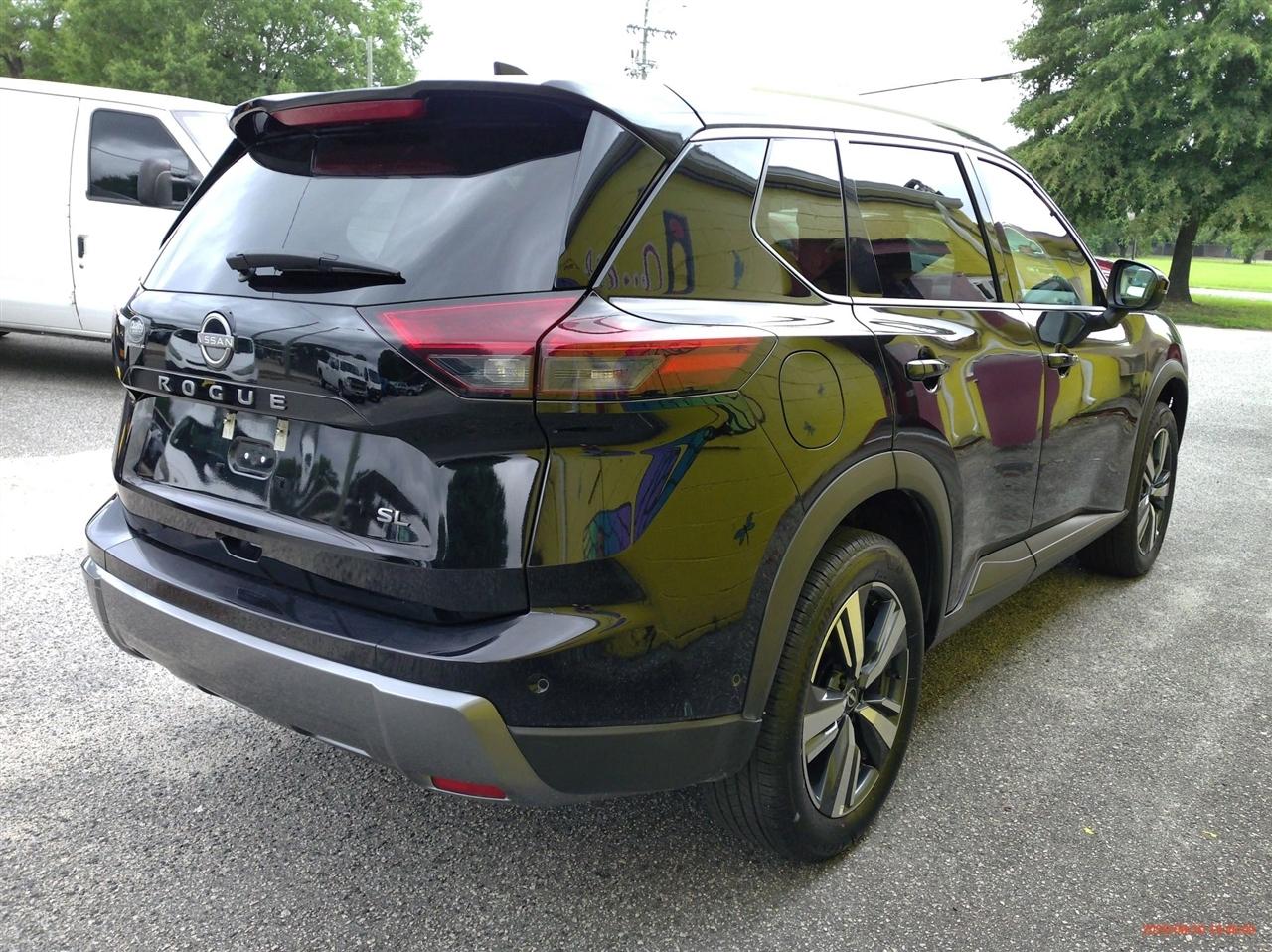 Nissan Rogue FWD SL *Ltd Avail* 2026
