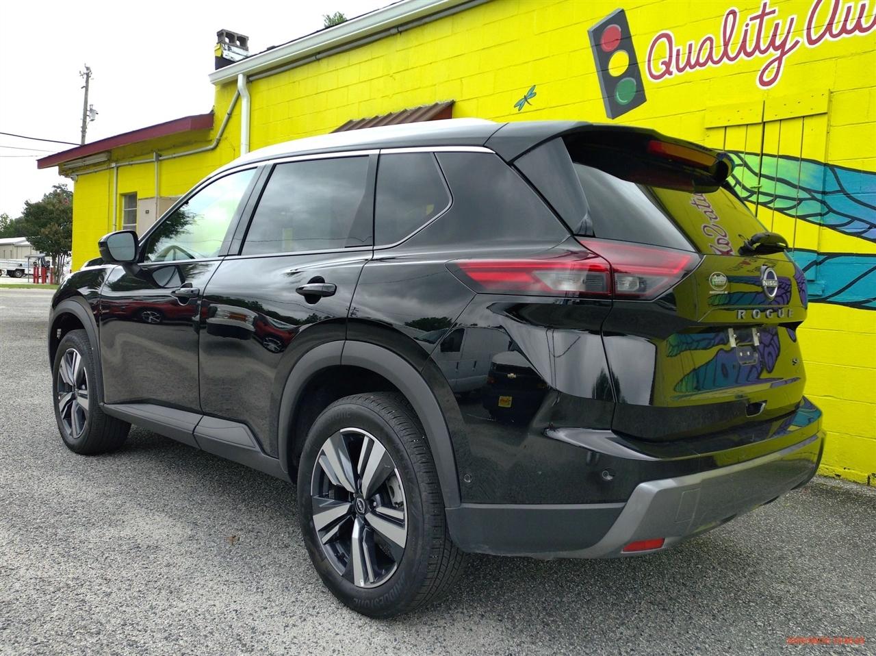 Nissan Rogue FWD SL *Ltd Avail* 2026
