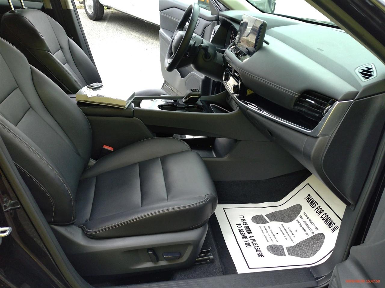 Nissan Rogue FWD SL *Ltd Avail* 2026