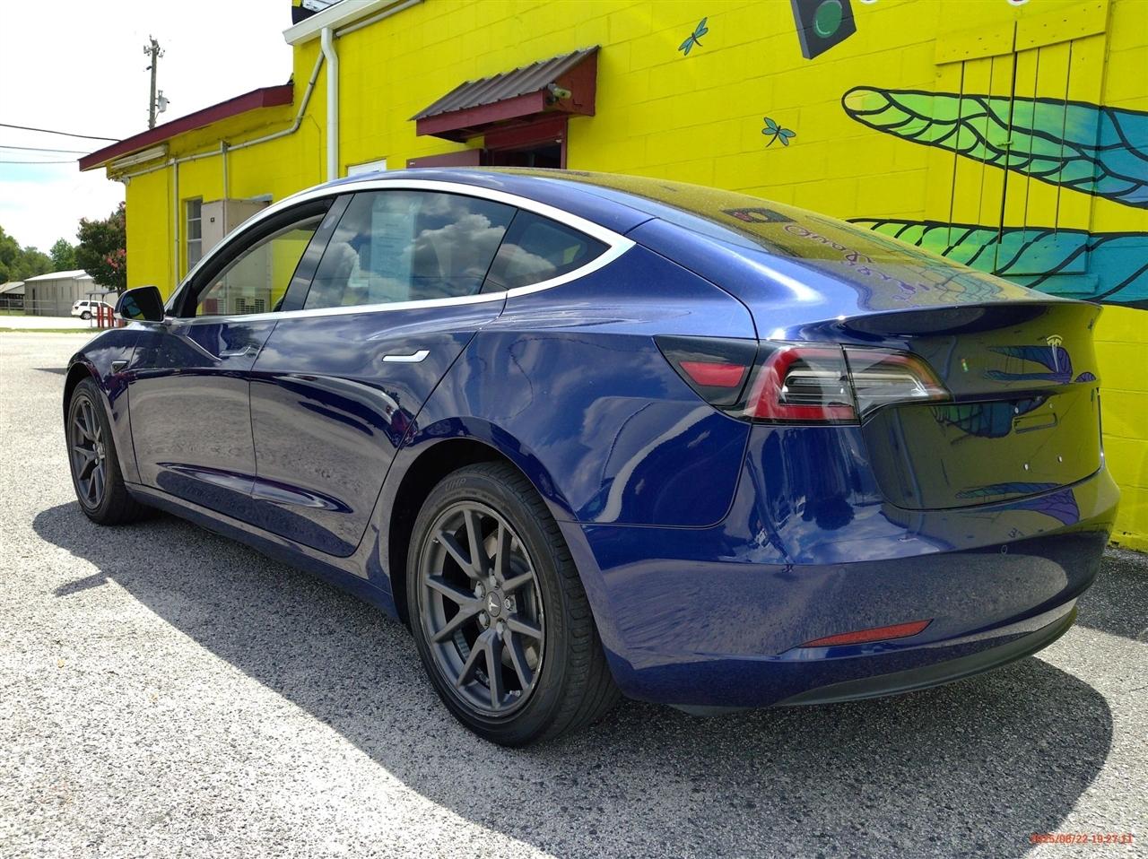 Tesla Model 3 Mid Range Battery RWD 2018