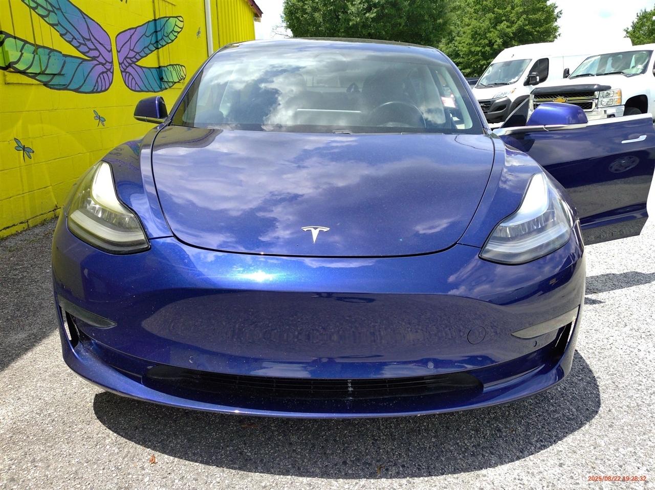 Tesla Model 3 Mid Range Battery RWD 2018