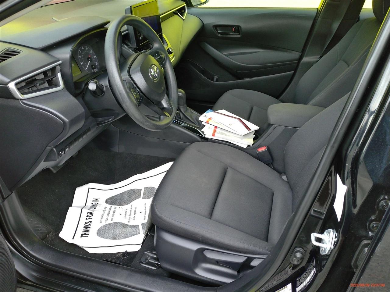 Toyota Corolla LE CVT (Natl) 2024