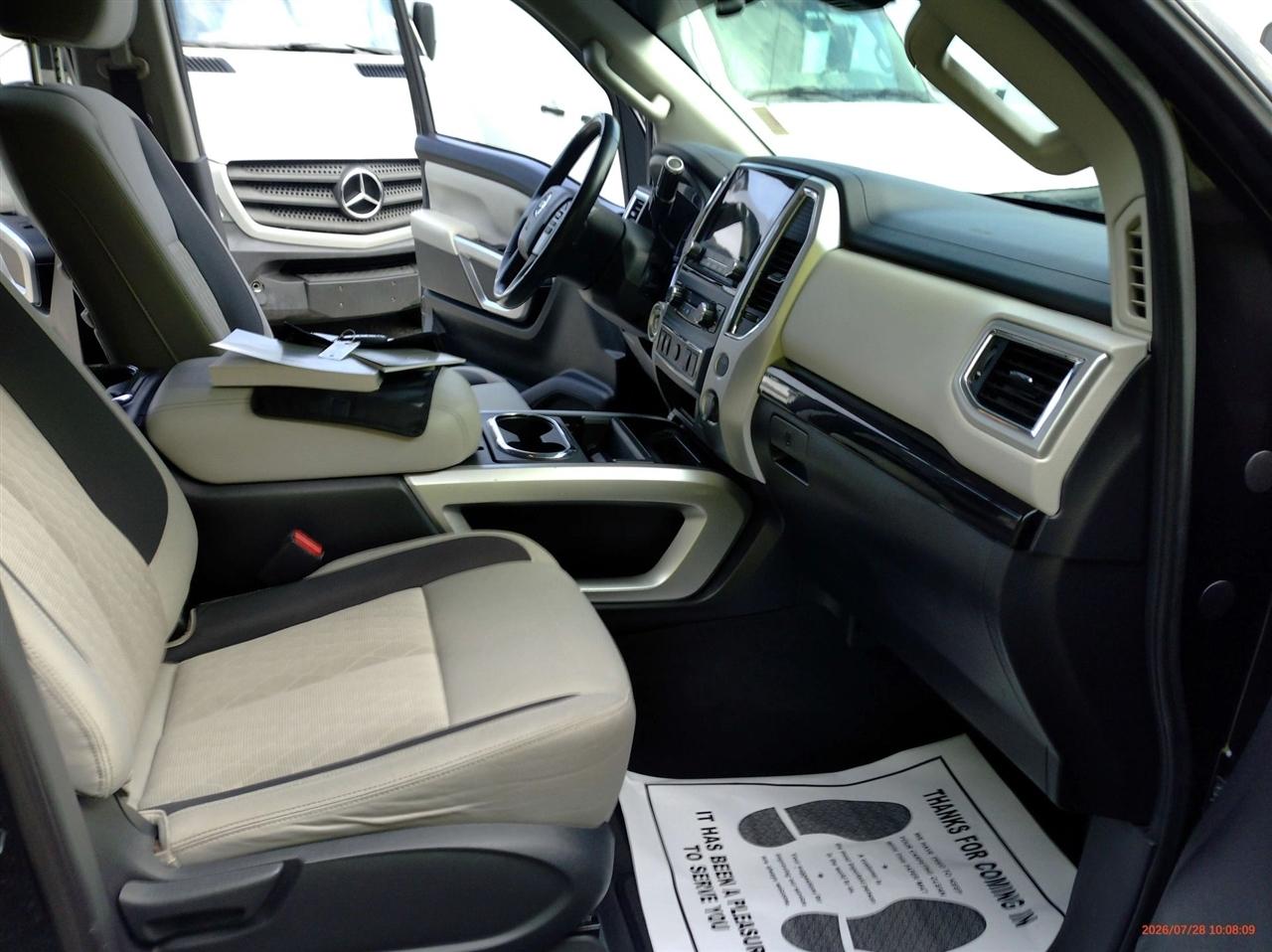 Nissan Titan 4x2 Crew Cab SV 2021