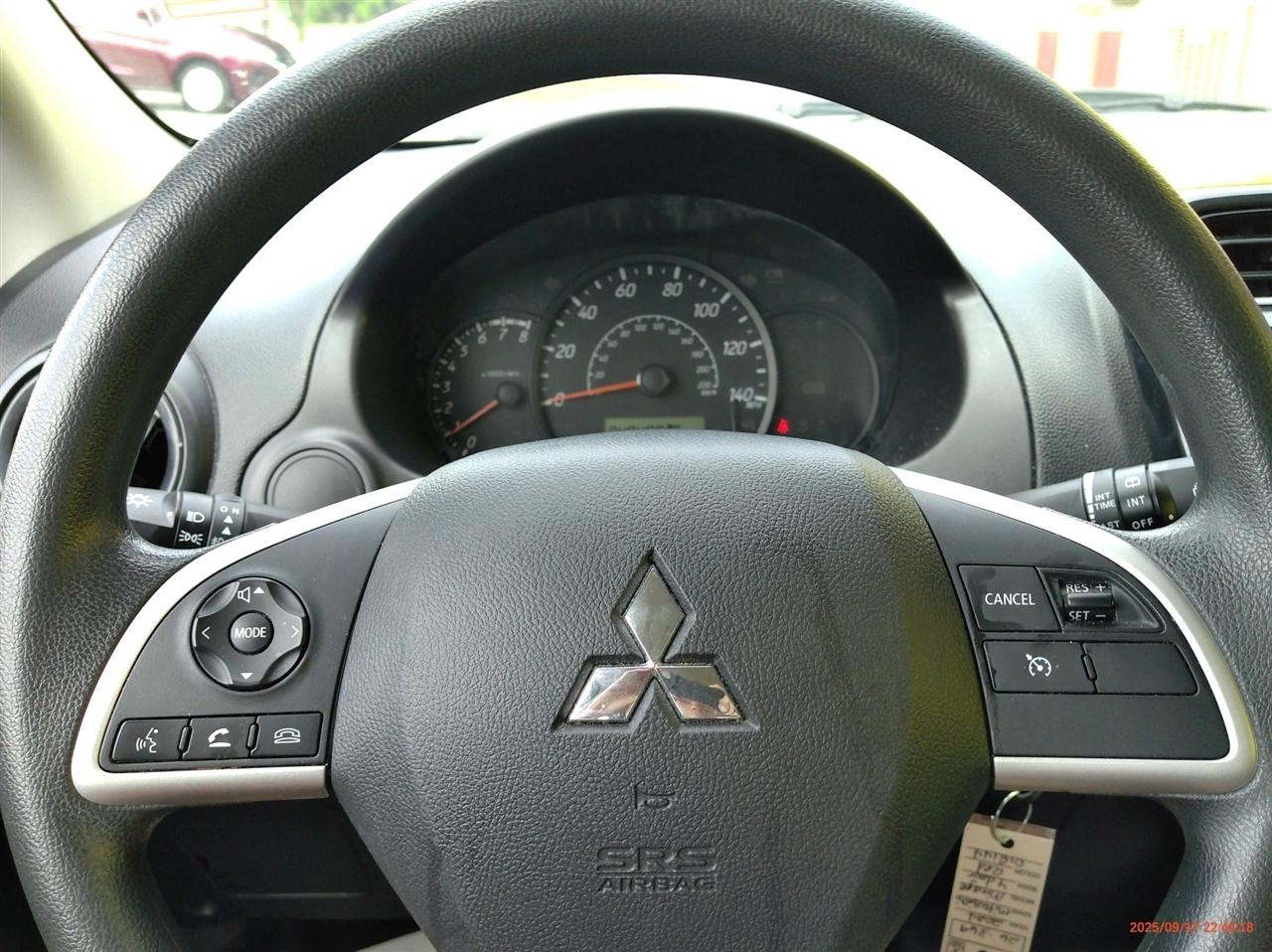 Mitsubishi Mirage ES CVT 2024