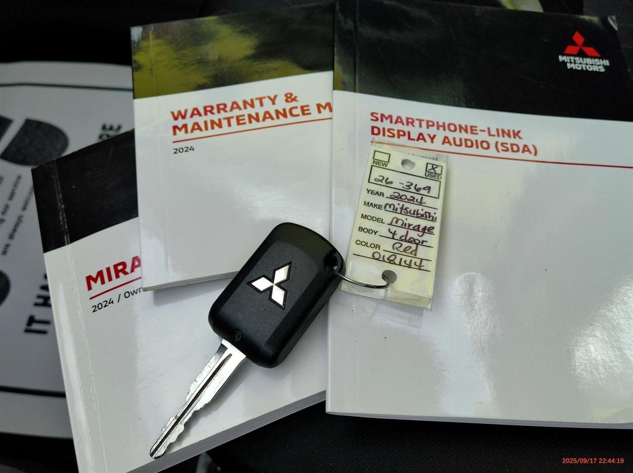 Mitsubishi Mirage ES CVT 2024
