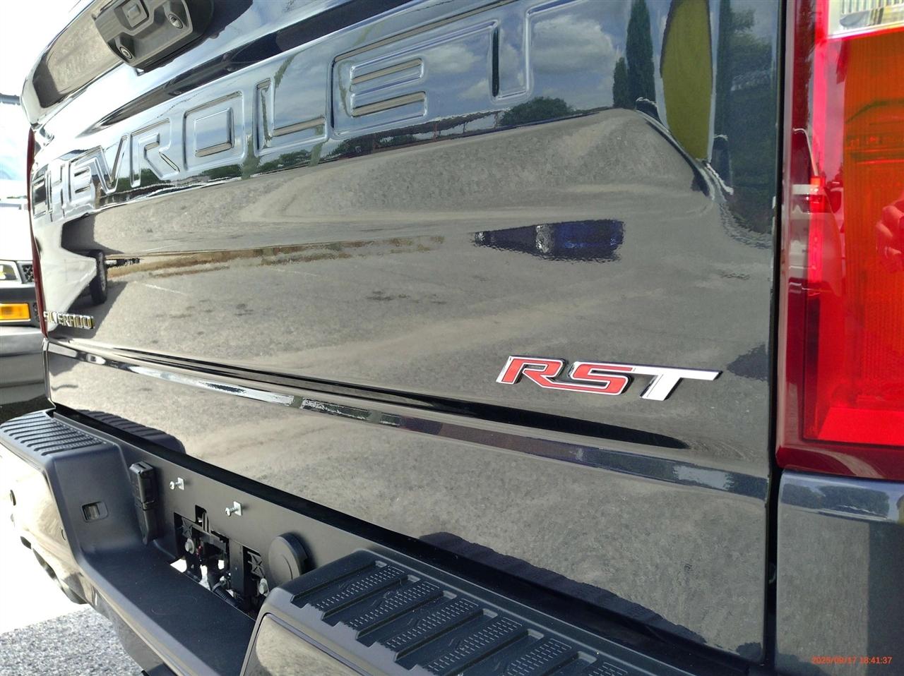 Chevrolet Silverado 1500 4WD Crew Cab 147" RST 2022
