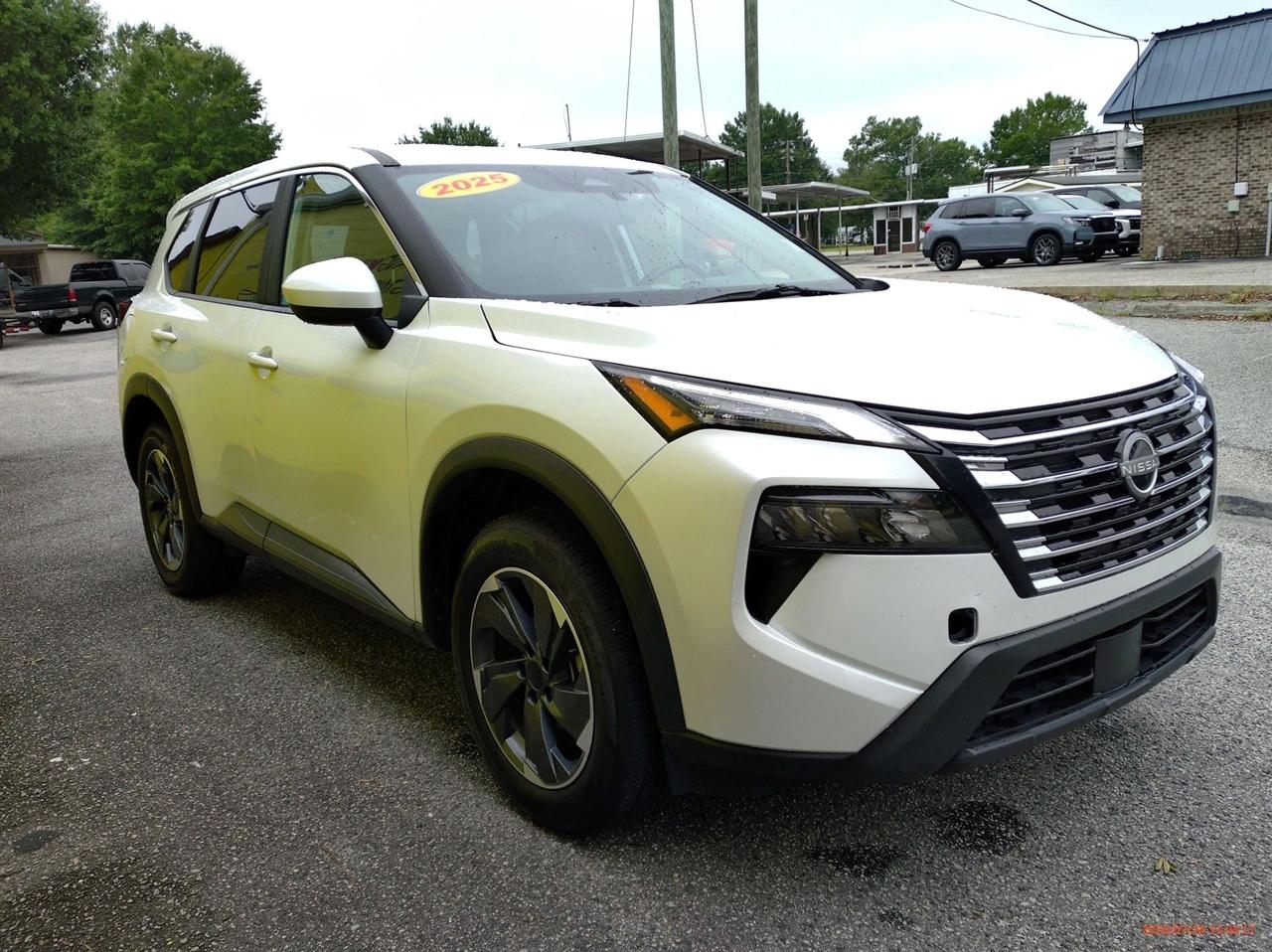 Nissan Rogue FWD SV 2025