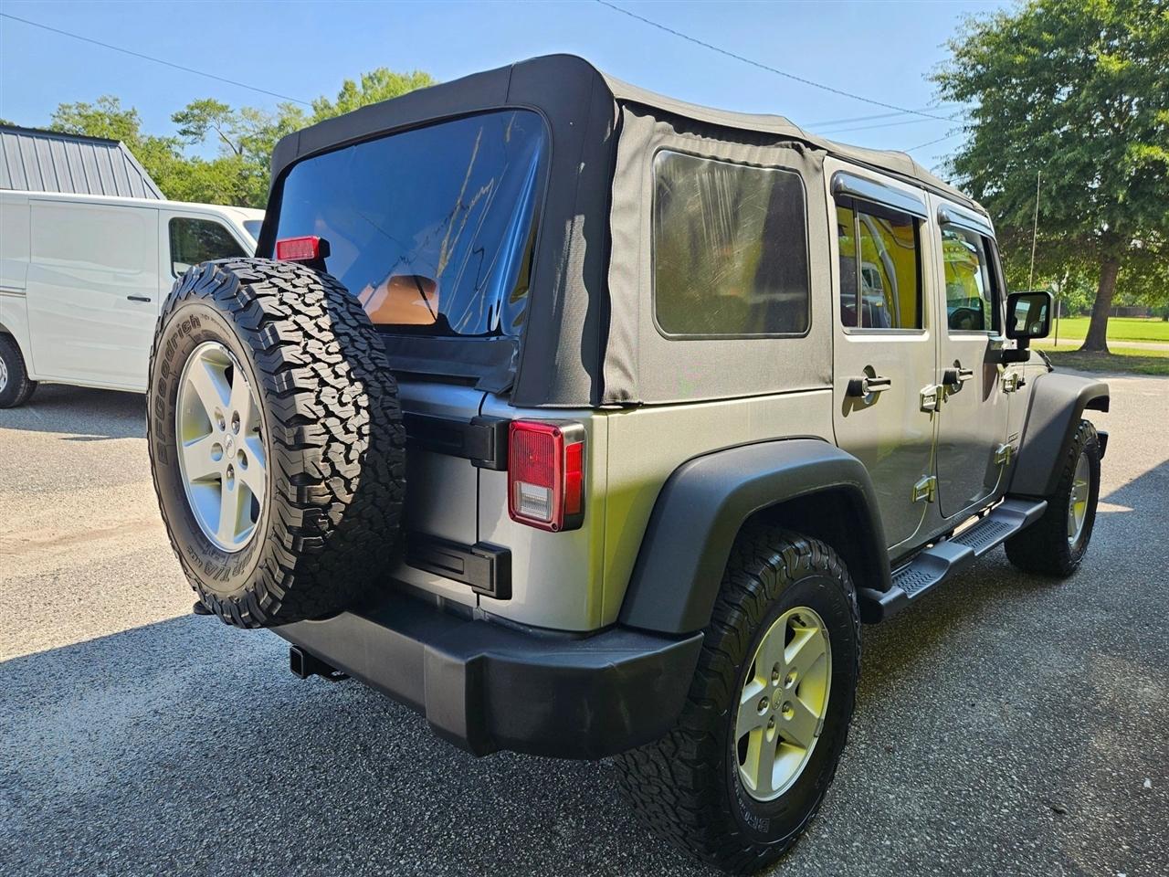 Jeep Wrangler Unlimited 4WD 4dr Sport 2016